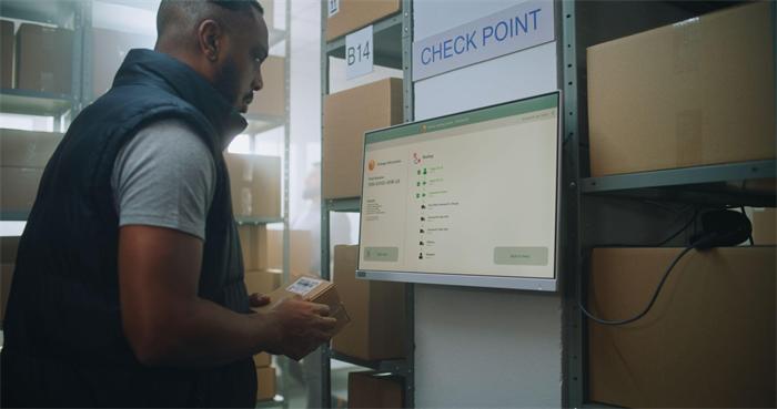Warehouse checkpoint scanning parcel information before cigarette shipment delivery